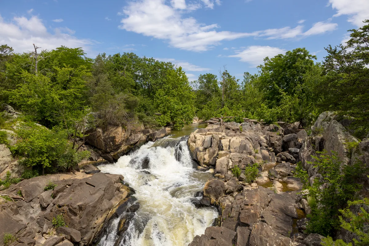 Closer view of the Great Falls cascades through the rocks